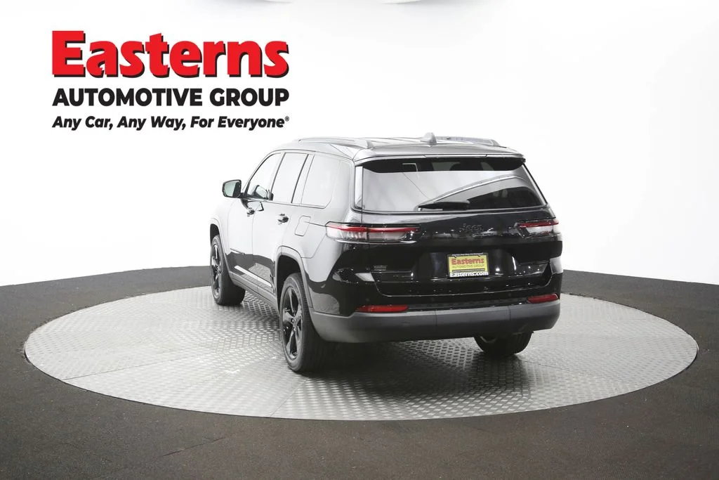 Used 2023 Black Jeep Altitude image 67