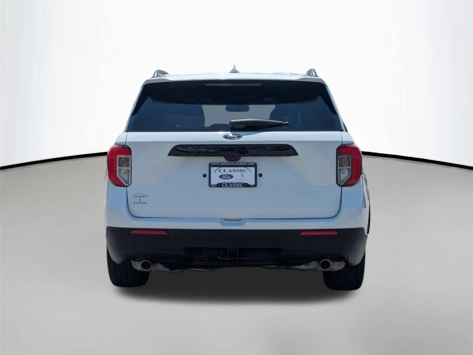 Used 2023 Star White Metallic Tri-Coat Ford ST-Line image 6