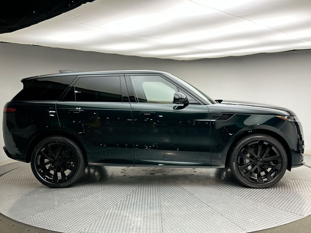 New 2026 British Racing Green SV Bespoke Ultra Met Gloss Land Rover Dynamic SE image 4