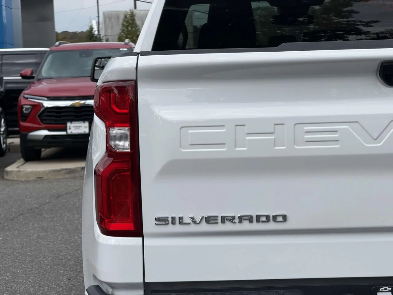 Used 2026 Summit White Chevrolet 4WD Crew Cab Short Bed RST image 14