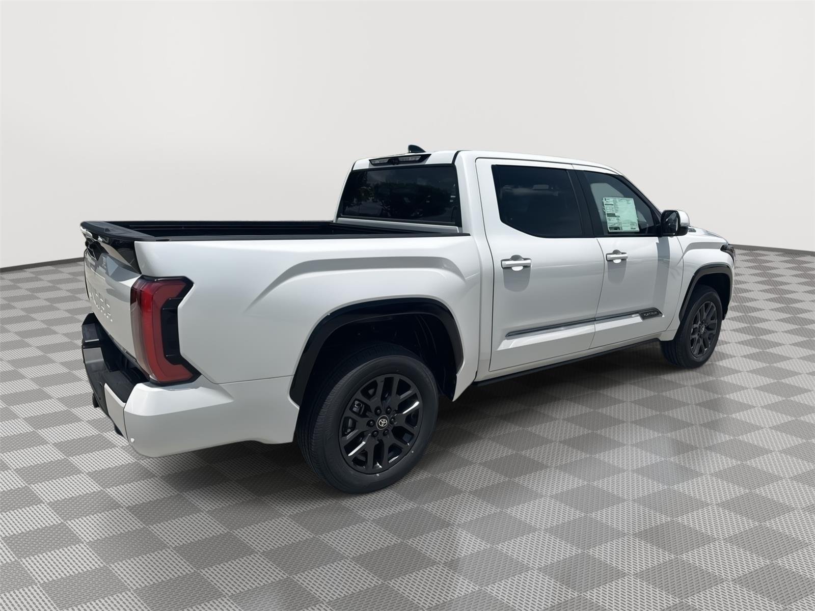 New 2026 Wind Chill Pearl <sup>1</sup> Toyota Tundra Platinum image 5
