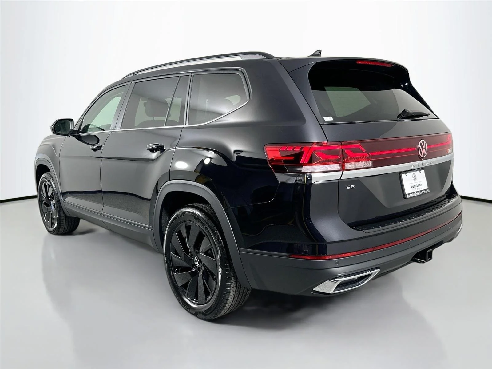 New 2026 Deep Black Pearl Volkswagen 2.0T SE w/Technology image 6