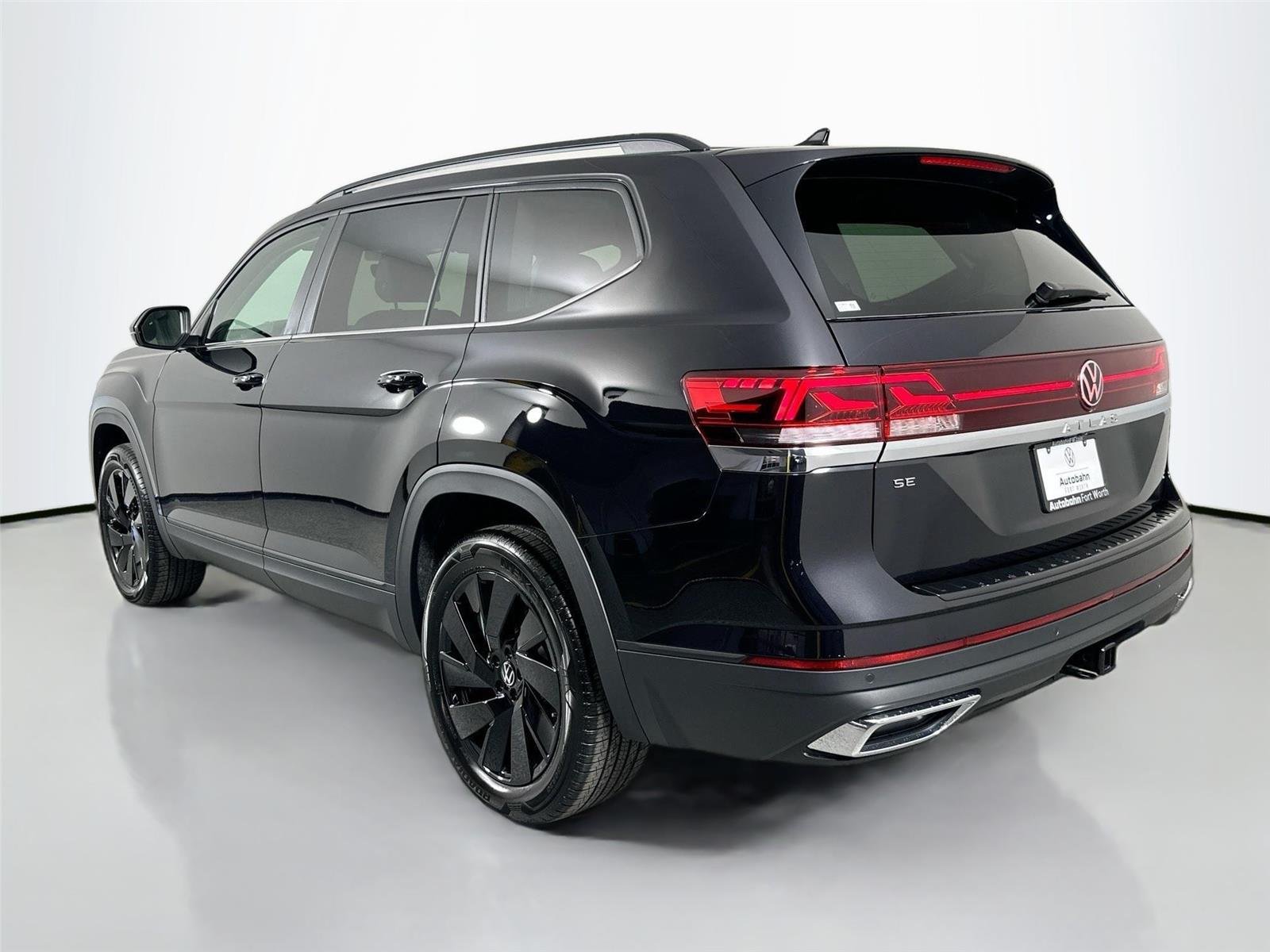 New 2026 Deep Black Pearl Volkswagen 2.0T SE w/Technology image 6