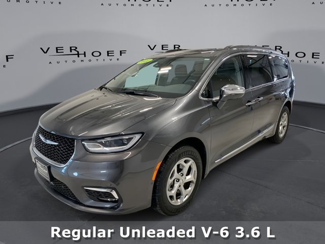 2022 Chrysler Pacifica Limited's photo