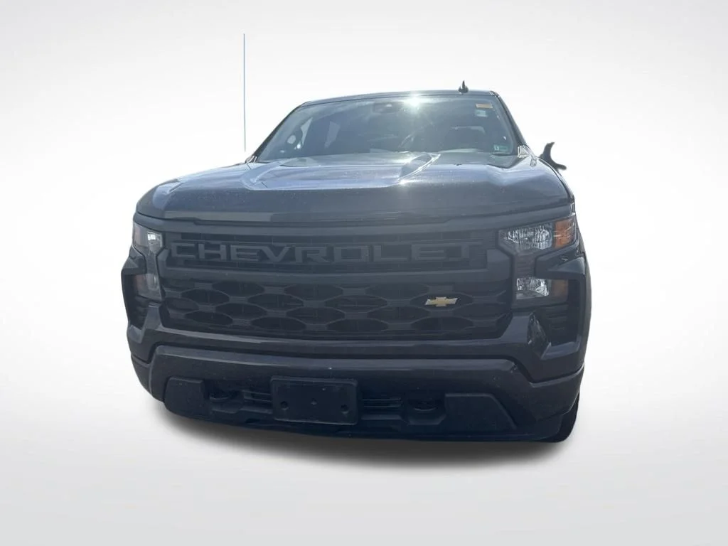 Used 2022 Gray Chevrolet Custom image 2