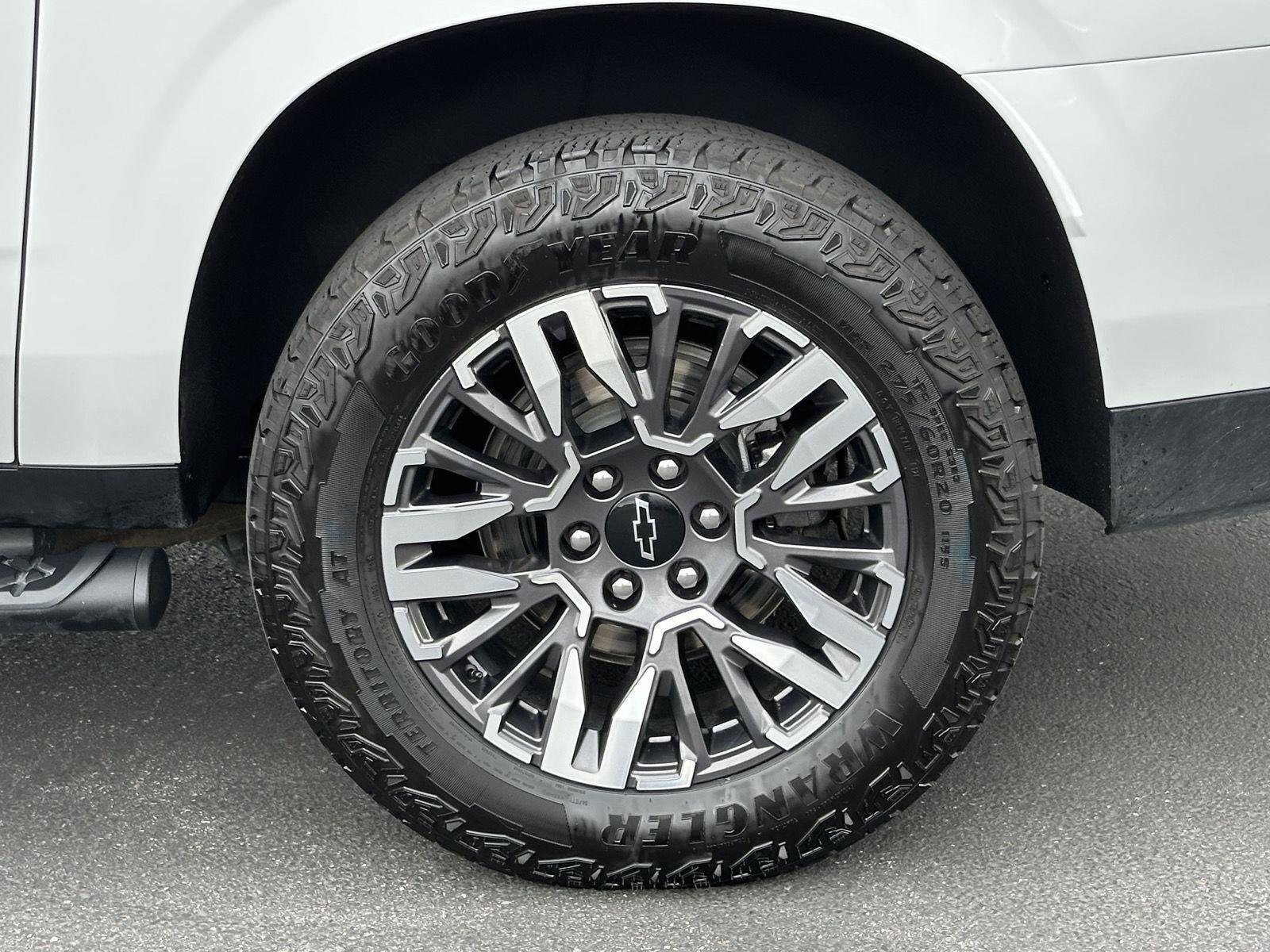 2026 Chevrolet Suburban Z71 - Photo 21