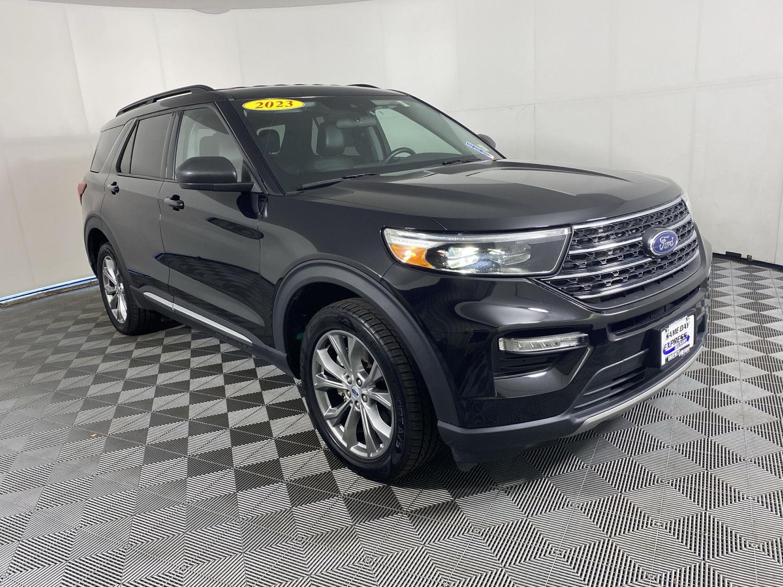 Used 2023 Agate Black Ford XLT image 11
