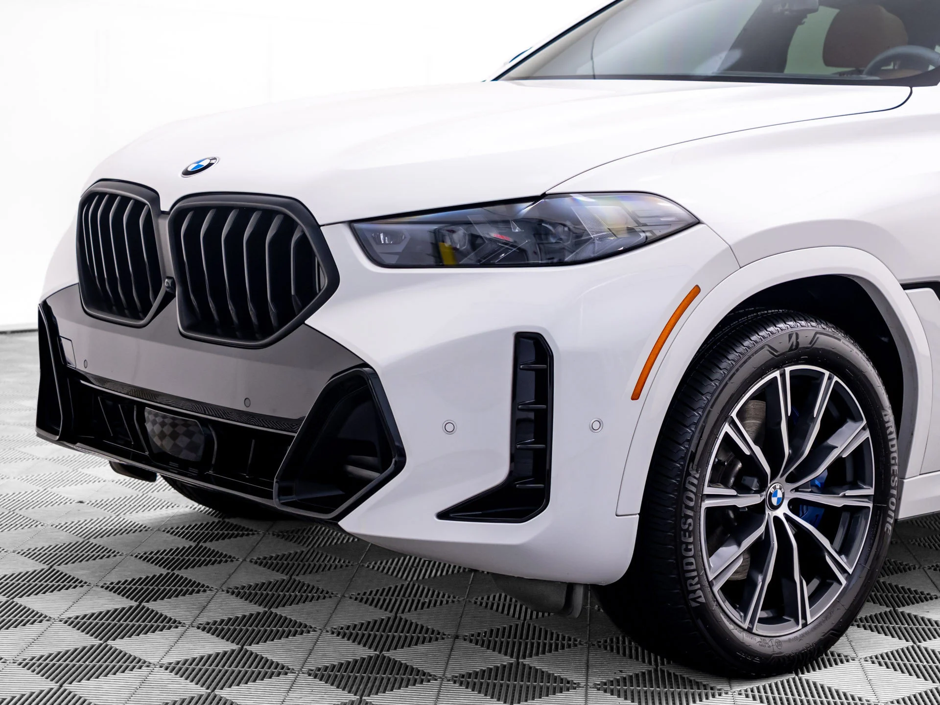 Used 2026 White BMW xDrive40i image 36