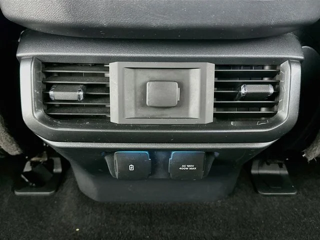 Used 2022 Gray Ford XLT image 12