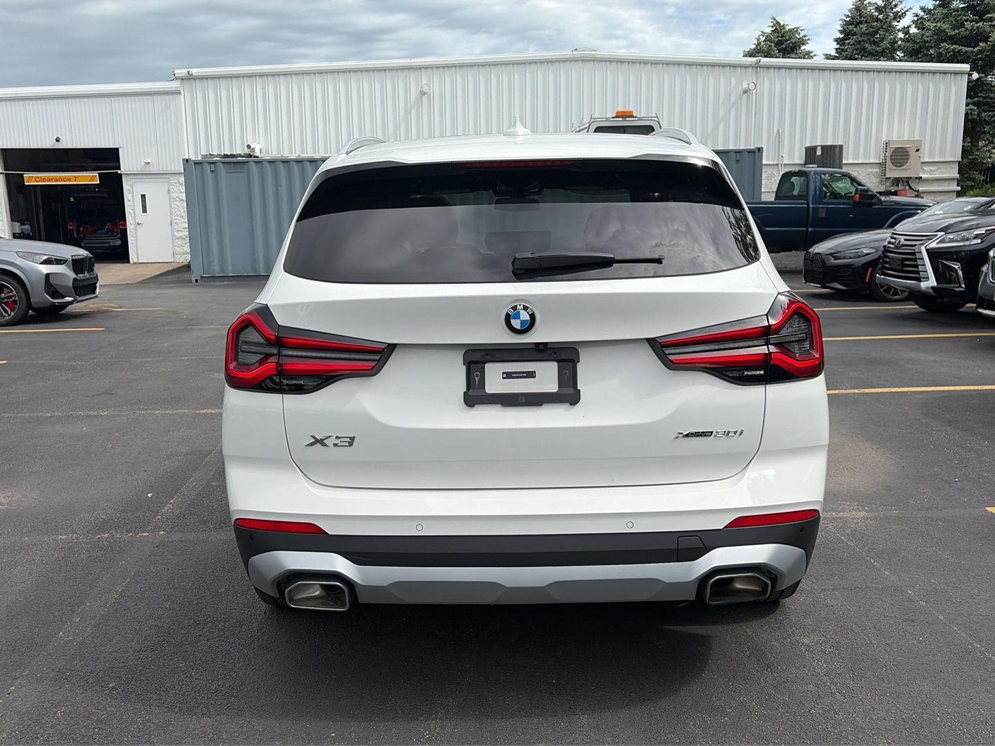 Used 2024 Alpine White BMW xDrive30i image 3