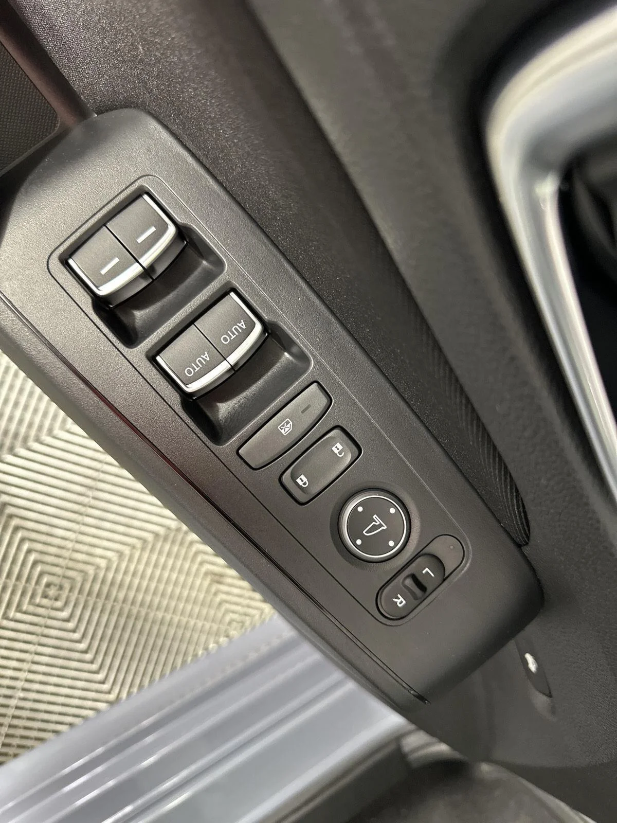 Used 2024 Sonic Gray Pearl Honda Sport image 7