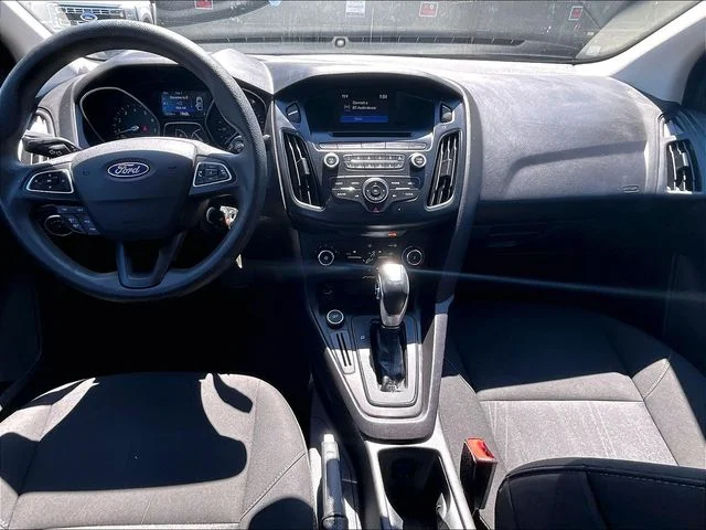 Used 2015 Red Ford SE image 16