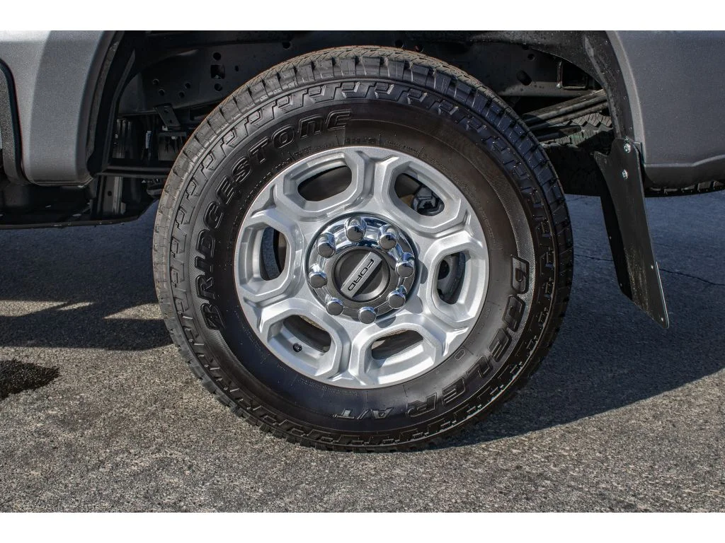 New 2026 Carbonized Gray Metallic Ford XLT image 9