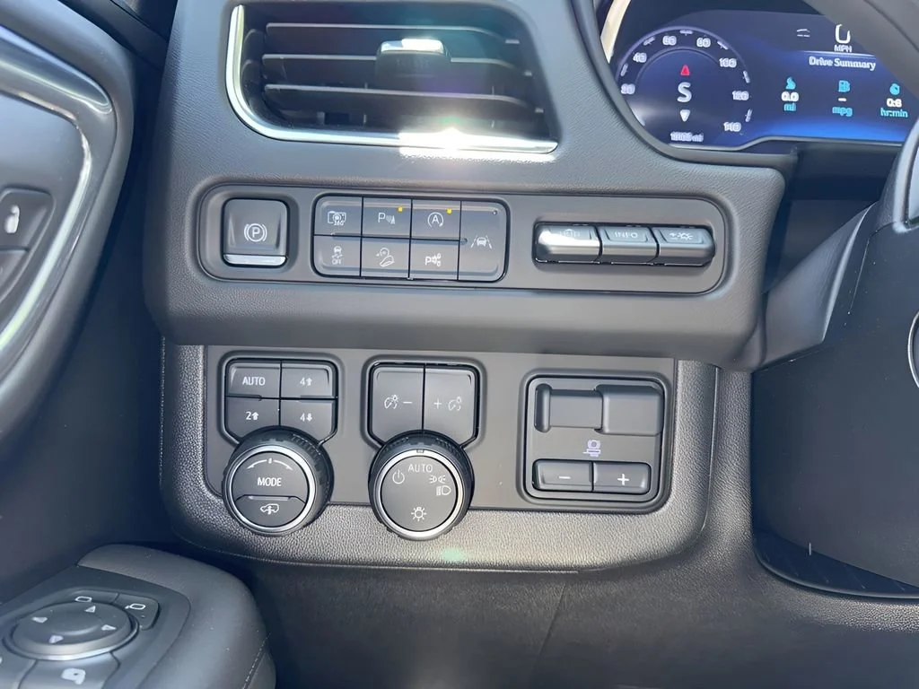 Used 2024 Black Chevrolet High Country image 11
