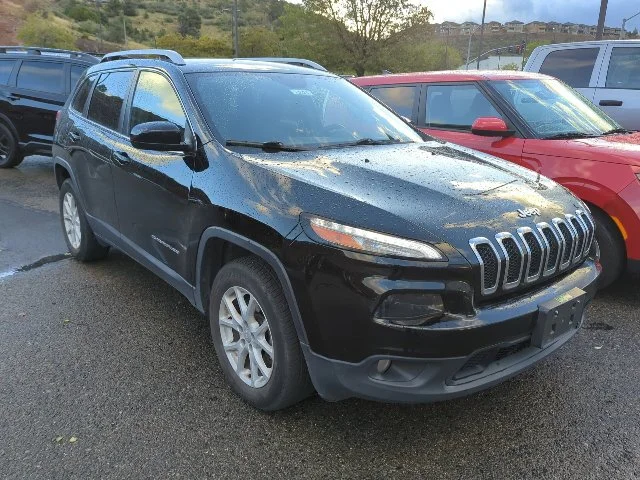 Used 2018 Black Jeep Latitude image 2