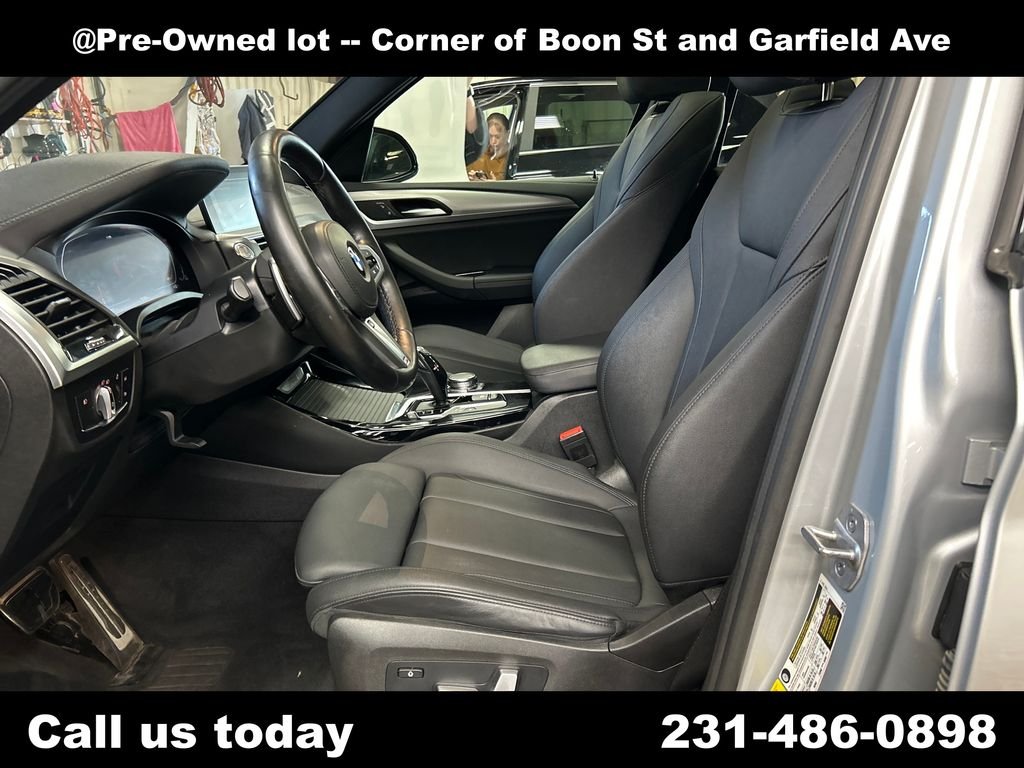 Used 2021 Silver BMW xDrive30i image 14