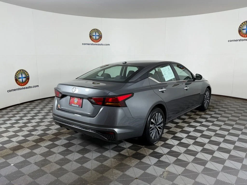 Used 2025 Gun Metallic Nissan 2.5 SV image 19