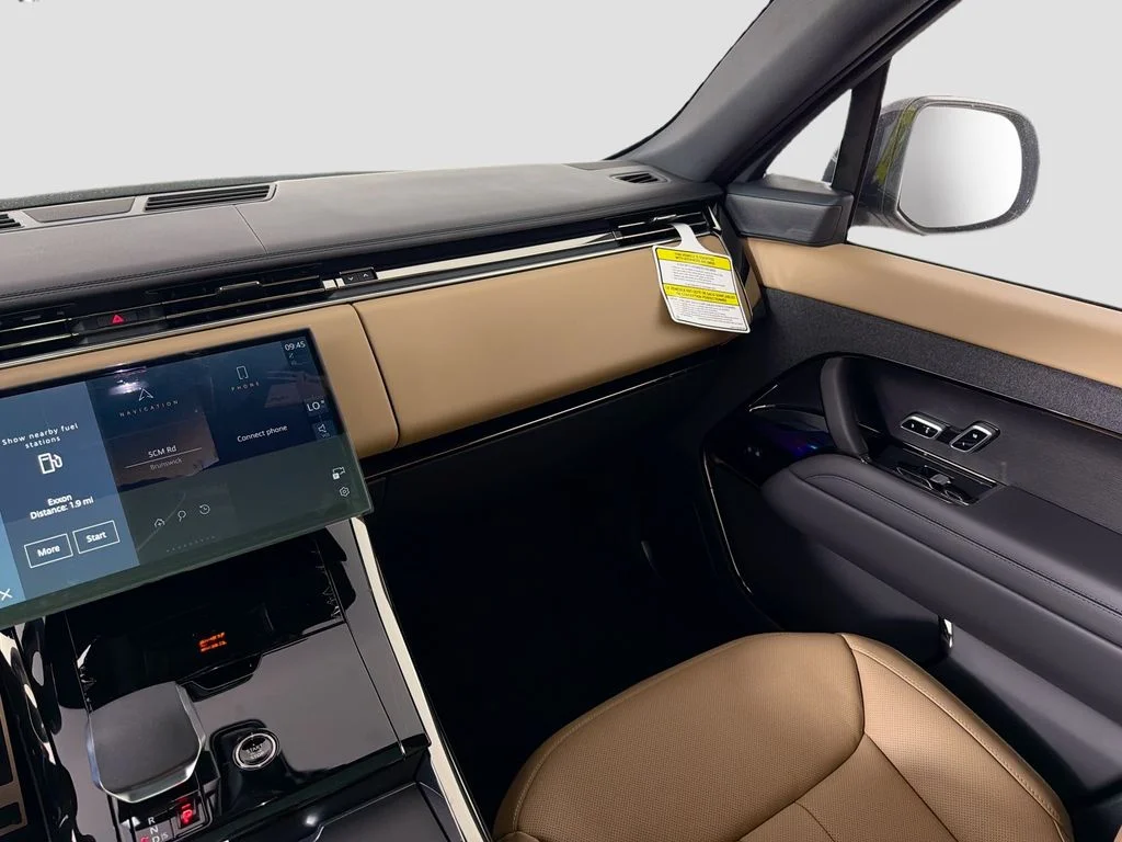 New 2026 Borasco Grey Land Rover Dynamic SE image 25