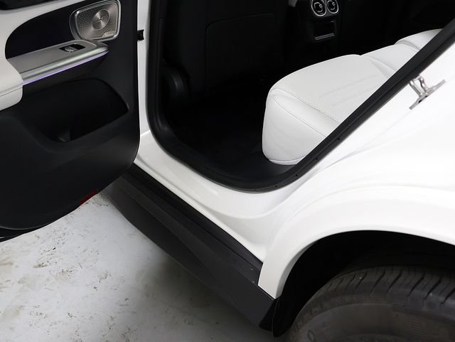 Certified Used 2026 Polar White Mercedes-Benz GLC 300 image 27