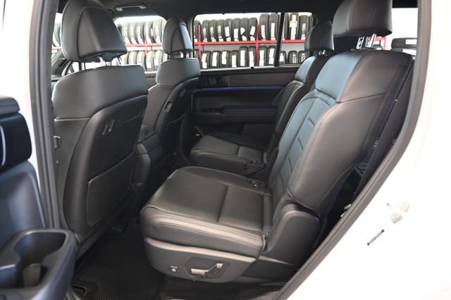 Used 2024 White Hyundai Calligraphy image 11
