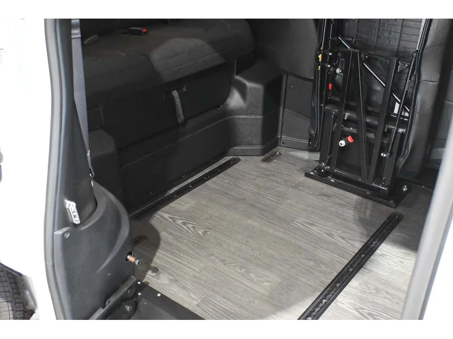 2024 Chrysler Pacifica Touring - Photo 18