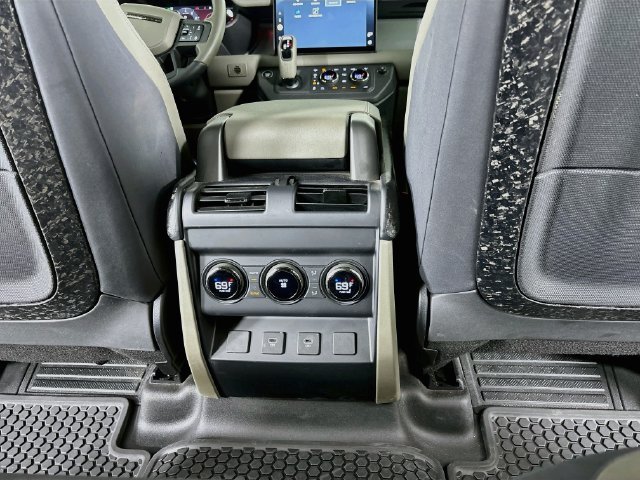 Certified Used 2025 Faroe Green Land Rover OCTA image 25