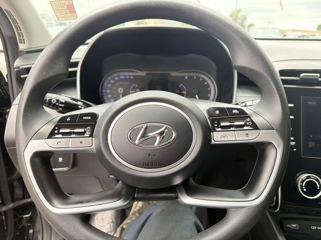 Used 2023 Black Hyundai SEL image 19