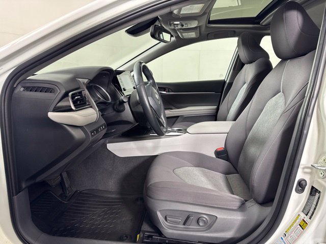 Used 2021 White Toyota LE image 11