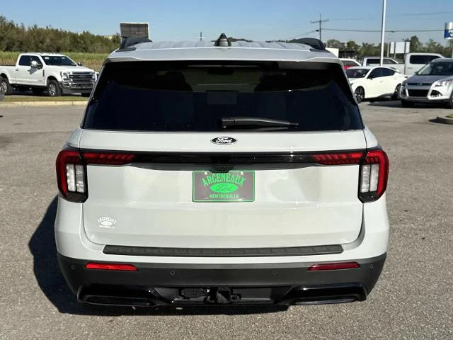 New 2027 Avalanche Gray Ford ST-Line image 17