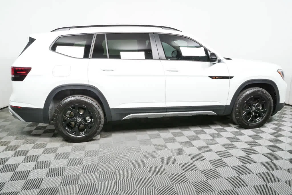 New 2026 Opal White Pearl Volkswagen 2.0T Peak Edition image 2