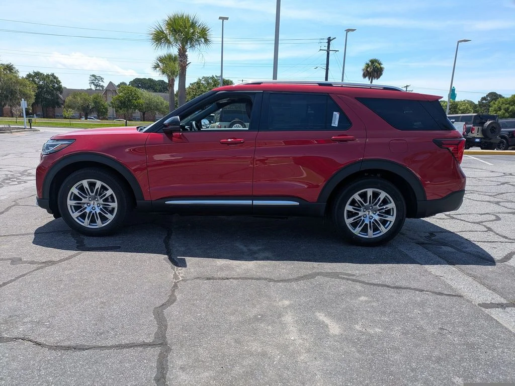 New 2026 Rapid Red Metallic Tinted Clearcoat Ford Platinum image 7