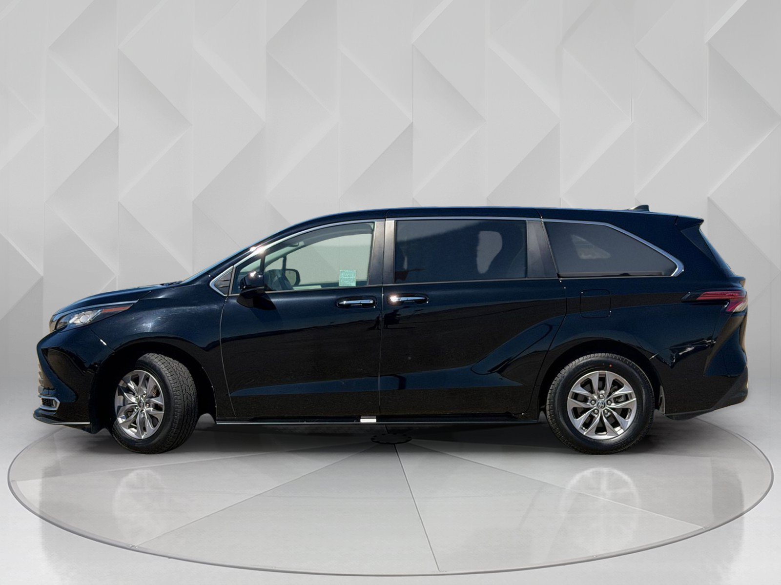 Certified Used 2022 Midnight Black Metallic Toyota XLE image 2