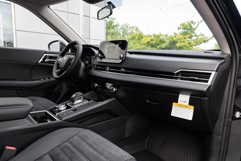 New 2026 Black Nissan SL image 28