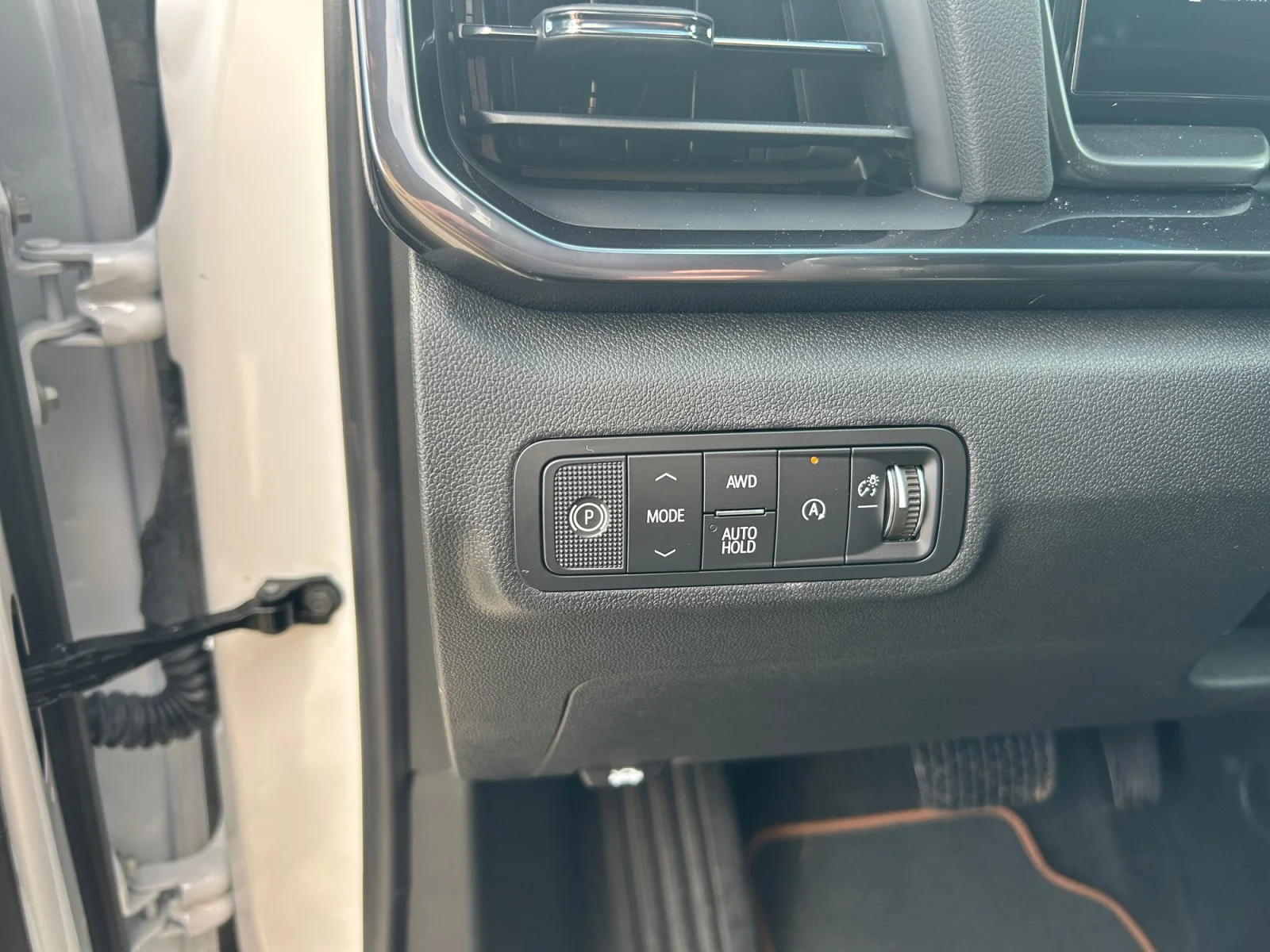 New 2027 Summit White GMC AWD AT4 image 16