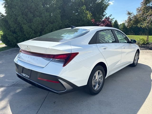 New 2026 White Hyundai SE image 6