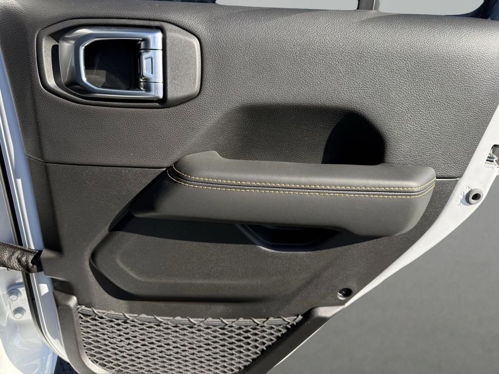 2025 Jeep Wrangler 4-Door Sahara - Photo 36