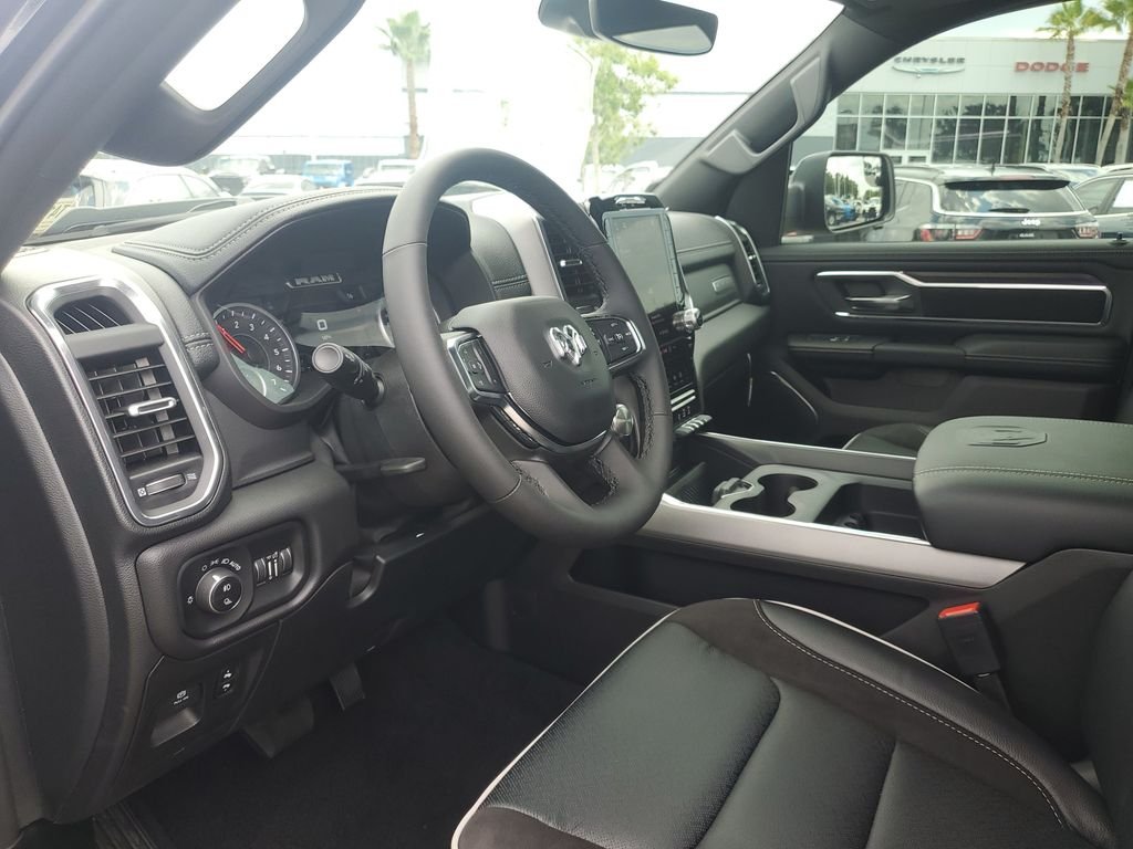 New 2026 Diamond Black Crystal Pearl-Coat Exterior Paint RAM Laramie image 12