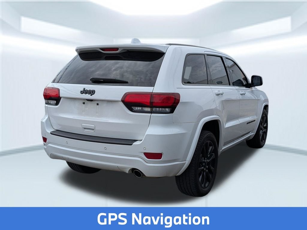 Used 2021 White Jeep Laredo X image 4