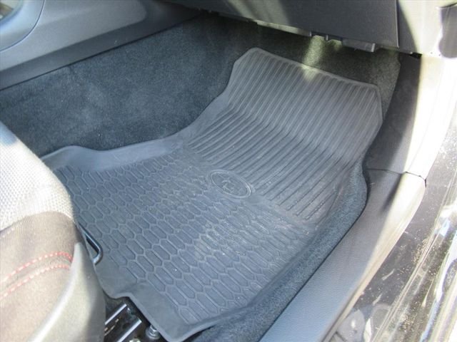 Used 2020 Black Subaru Premium image 28