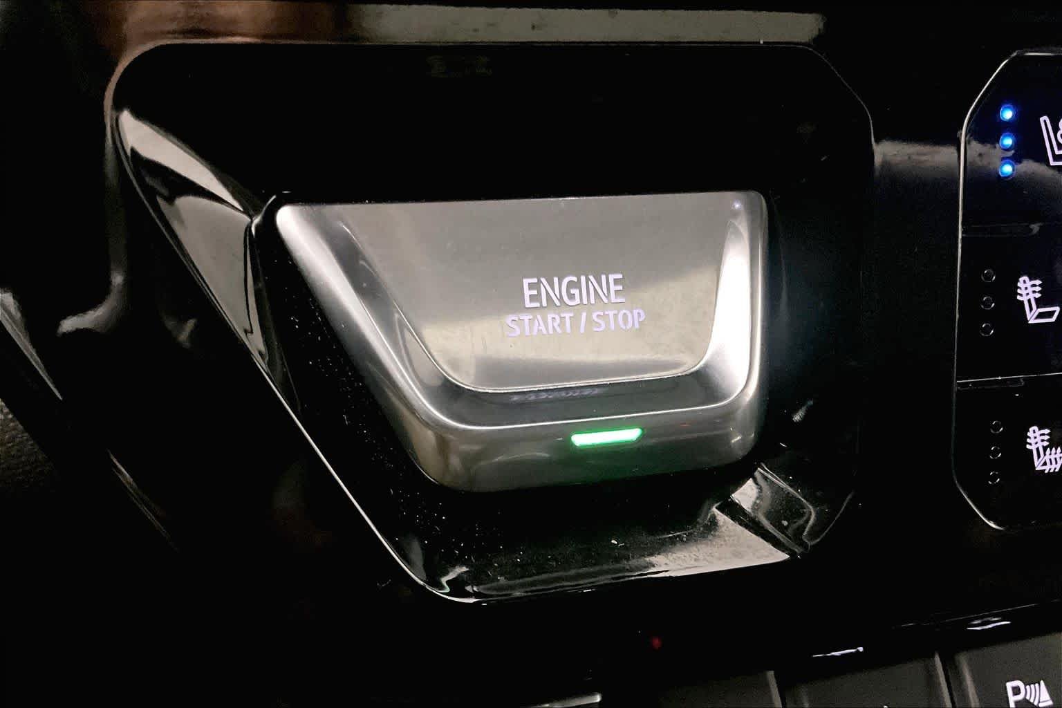 Used 2025 Onyx Black GMC Denali image 34