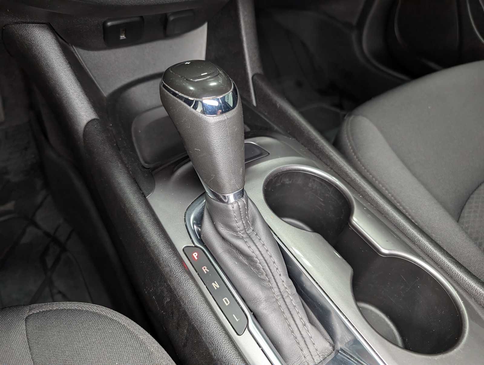 Used 2018 Summit White Chevrolet LS image 26