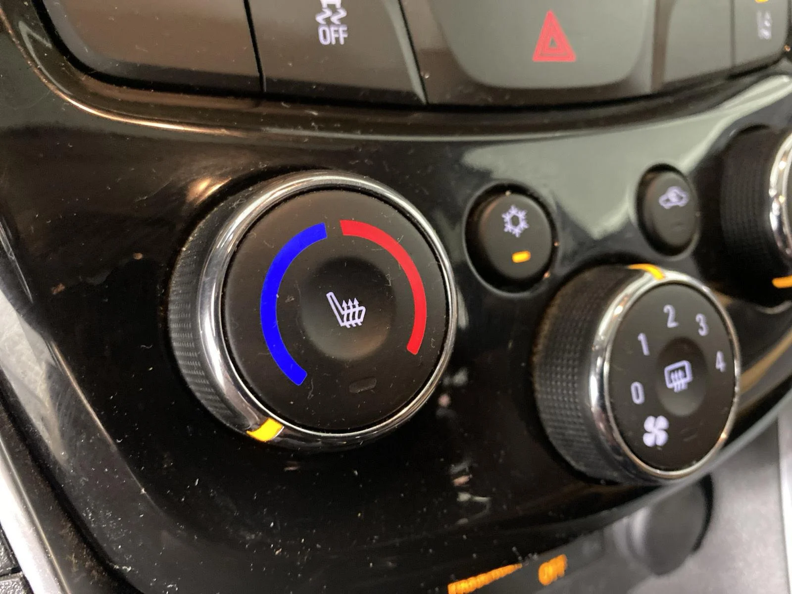 Used 2019 Mosaic Black Metallic Chevrolet Premier image 20
