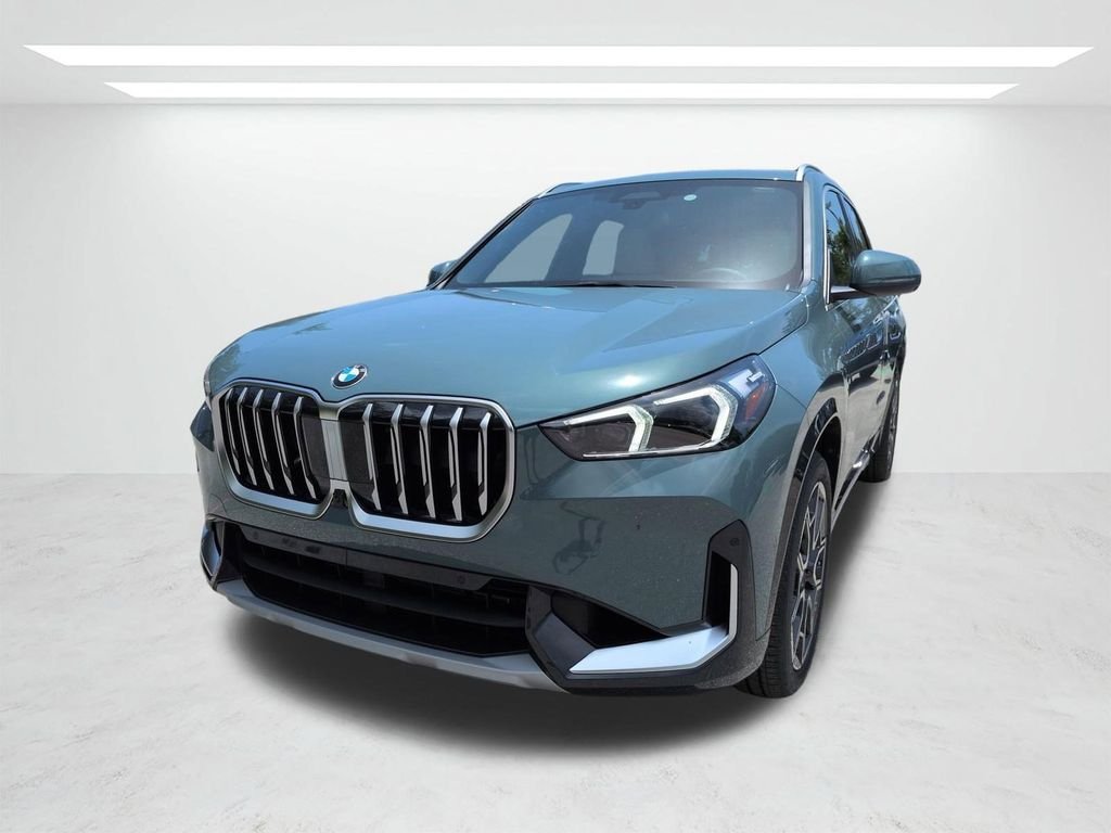New 2026 Green Metallic BMW xDrive28i image 8
