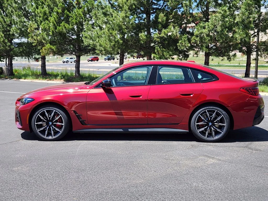 New 2026 Vegas Red Metallic BMW xDrive40 image 2