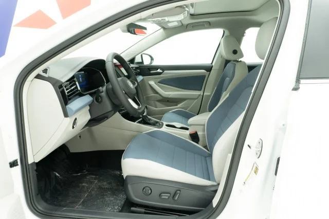 2026 Volkswagen Jetta SE - Photo 15