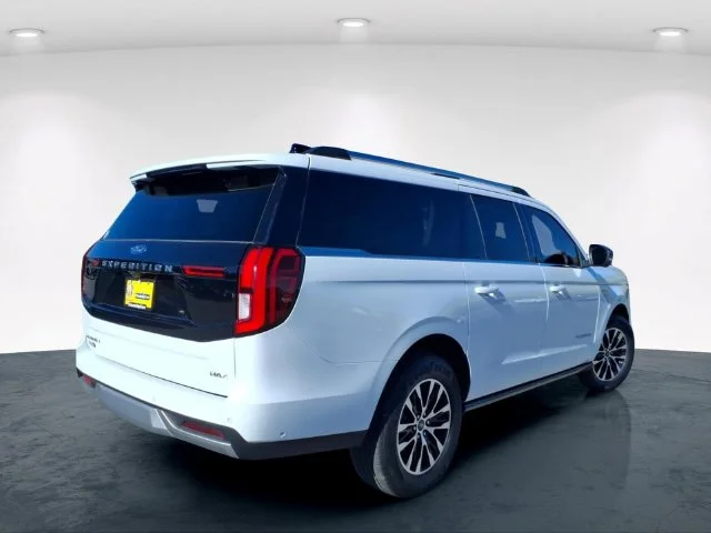 Used 2025 White Ford Platinum image 8