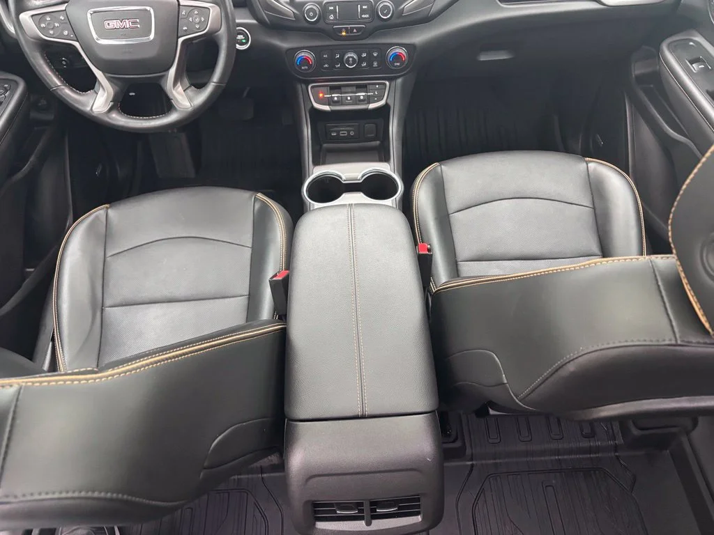 Used 2022 White GMC AT4 image 37