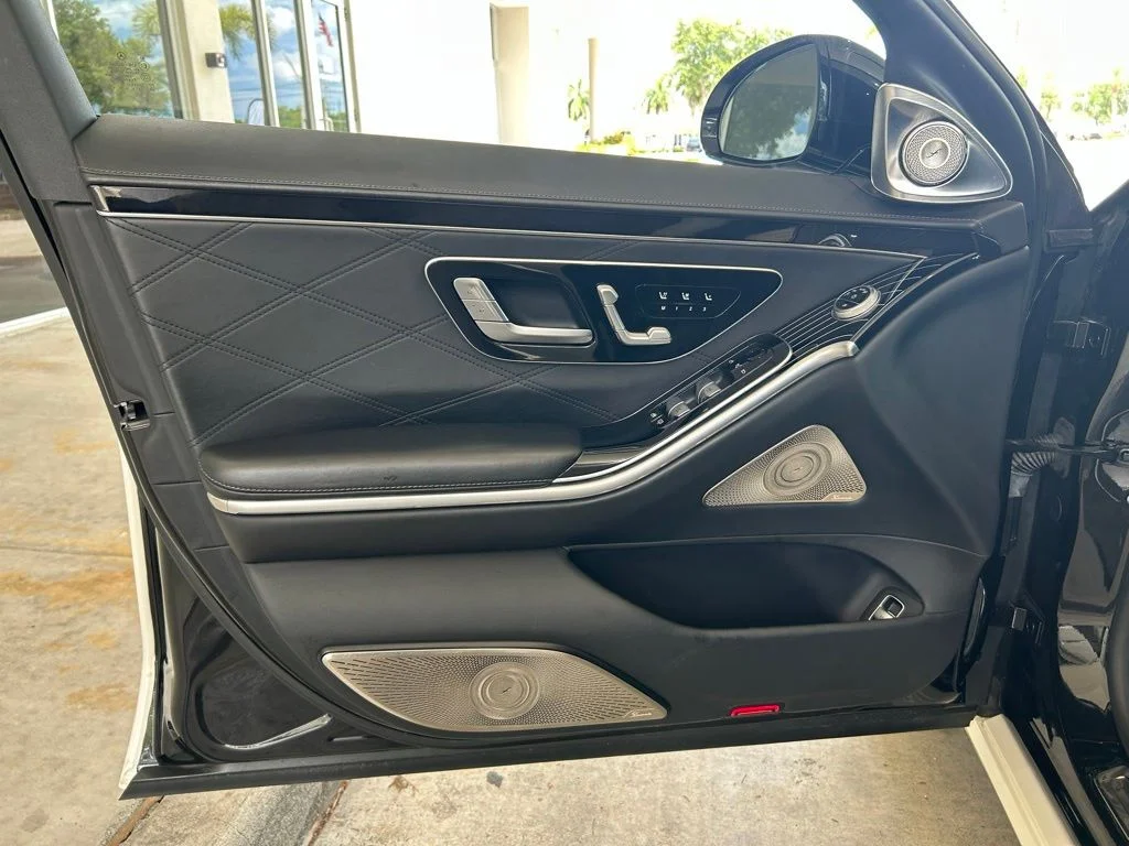 Used 2021 White Mercedes-Benz Maybach S 580 image 40