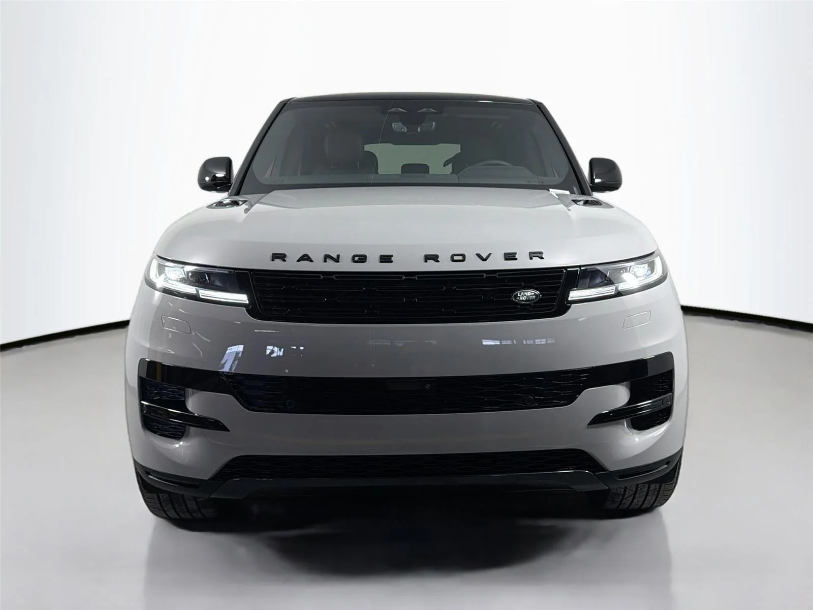 New 2026 Borasco Grey LAND ROVER SE image 2
