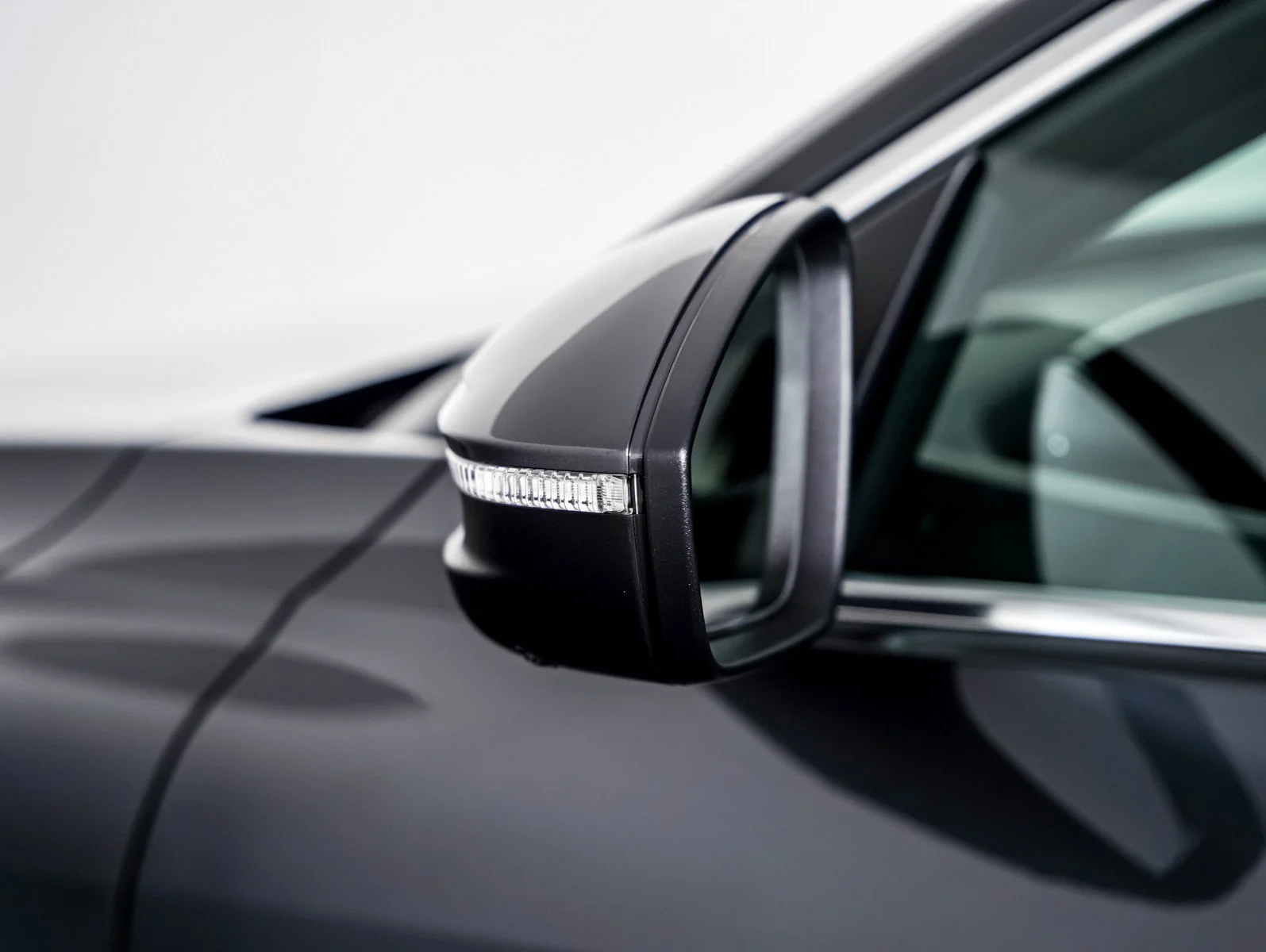 New 2026 Tambora Gray Metallic Audi Premium image 25